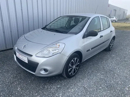RENAULT CLIO 1.2i 75