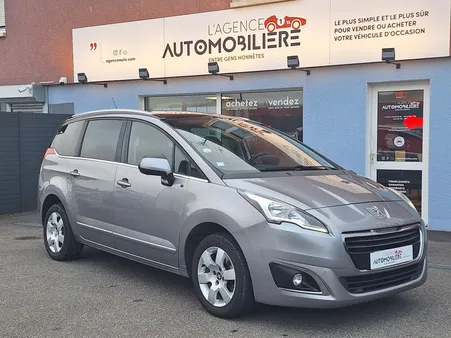 PEUGEOT 5008 1.6 BlueHDI 120 ch Style 7 places
