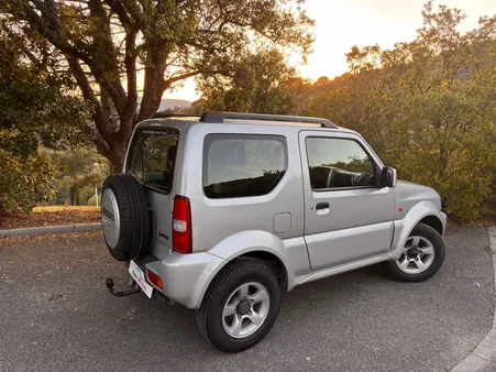 Suzuki Jimny 4x4 II 1.3 VVT 85cv JLX 4 Places Clim / Attelage / 58 100 kms 🇫🇷 1ére Main - Livraison France&Corse
