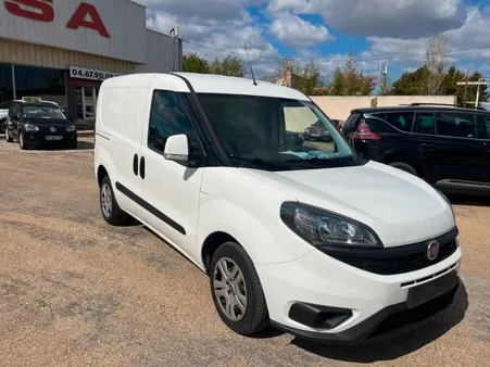 Fiat Doblo Cargo 3 places Prix TTC 1.6 MJTD 105cv Pro lounge