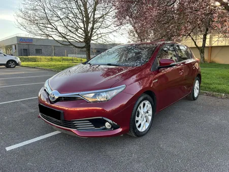 Toyota Auris II HSD 136h Design