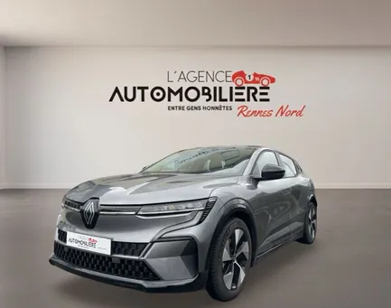 RENAULT Megane V E-TECH EV60 220 SUPER CHARGE EQUILIBRE 60 KWH