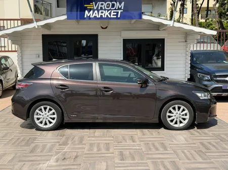 LEXUS CT 200h 136ch Evasion - 2013 - 146 000 km - Caméra de recul - Sièges chauffants