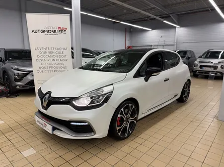 RENAULT Clio IV 1.6 TURBO 220 RS TROPHY EDC