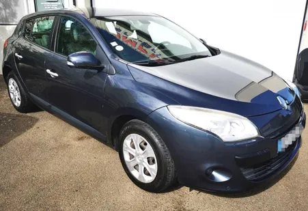 Renault Mégane III 1,5 DCI 90CH CARMINAT TOM TOM
