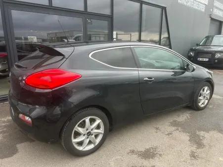 Kia Pro_cee'd Coupe 1.6L GDi 135 ch Sport DCT6
