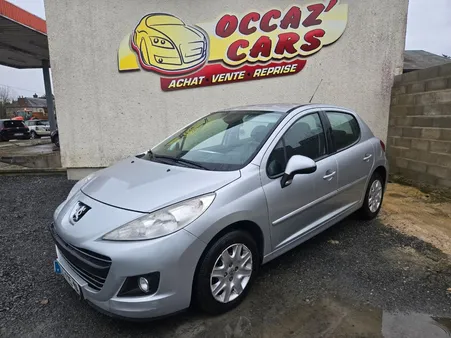 Peugeot 207 1.6i 16v 120cv boite automatique 83 000kms a-m 2011 / 6499