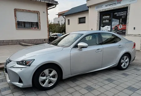 LEXUS IS 300h Phase 2 Finition Business Hybride essence 223 CV Entretien 100% Lexus