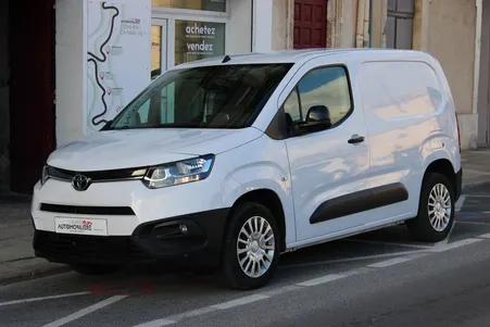TOYOTA PROACE CITY FOURGON 1.5 D4D 100 MEDIUM L1 DYNAMIC 5 ( Carplay, Caméra de recul, Radar Av et Arr ... )