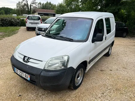 PEUGEOT PARTNER 1.6 HDI – 90 CH – Attelage – Reprise possible – Financement possible