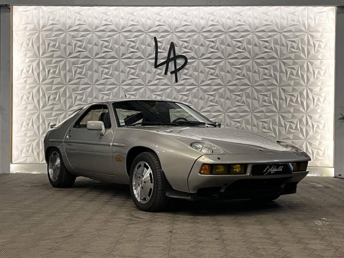 Porsche 928