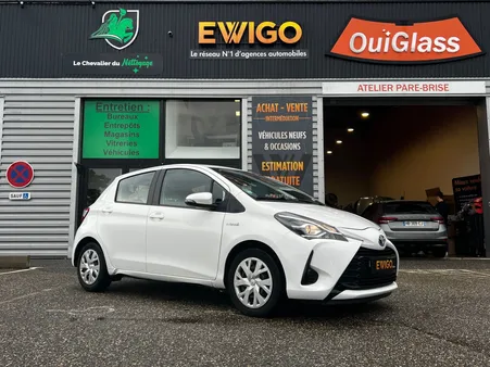 Toyota yaris 1.5 vvti 100h 75 ch hybrid attitude bva