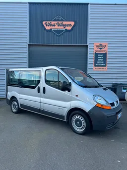 RENAULT TRAFIC 1.9 DCi 100 118 500 Kms / CORBILLARD - FUNERAIRE
