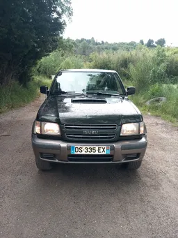 Isuzu trooper 3l 160cv