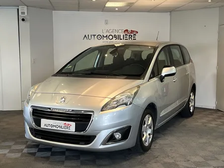PEUGEOT 5008 1.6 e-HDi 120 CV Active 7 Places 2ème main Historique Complet