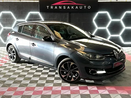 RENAULT MEGANE III BERLINE 1.6 dCi 130 FAP Edition Bose - CARNET D'ENTRETIEN / MOTEUR À CHAINE