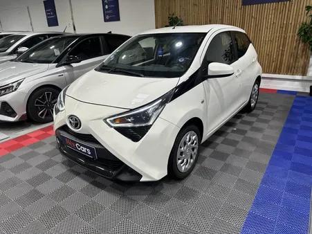 Toyota aygo 1.0 vvti 70 x-play x-app