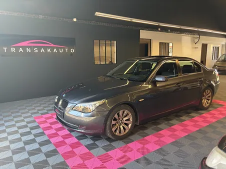 BMW SERIE 5 E60 LCI 520d 177ch Luxe A + TOIT OUVRANT + SIÈGES ÉLECTRIQUES À MÉMOIRE + AFFICHAGE TÊTE HAUTE + RADAR