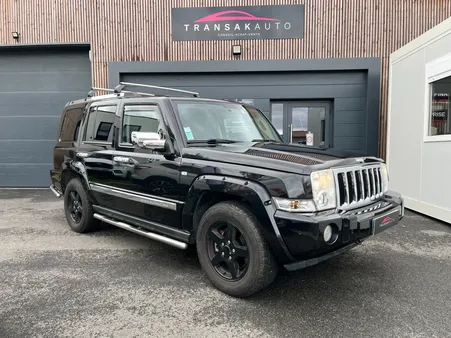 JEEP COMMANDER 3.0 CRD 218 CV Limited A + 7 PLACES + TOIT OUVRANT + SIEGES CHAUFFANTS / ELECTRIQUES + ATTELAGE