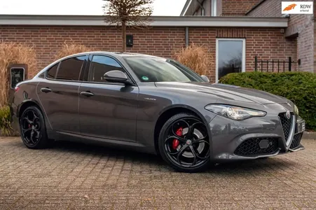 Alfa Romeo Giulia 2.0 TB 280 Ch Veloce Q4 AT8 - 1. Main - Caméra de recul - Volant Chauffant - Jantes 19"