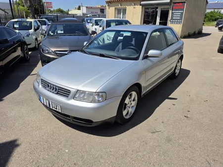 AUDI A3 1.8 i Attraction 125ch