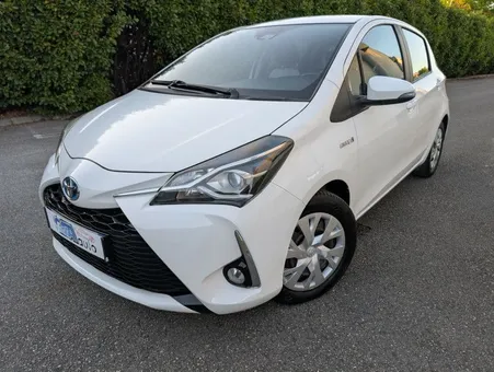 Toyota YARIS TOYOTA YARIS 3 PHASE 3 FRANCE BUSINESS 1.5 HYBRIDE 100H 100 H E-CVT CVT BOITE AU