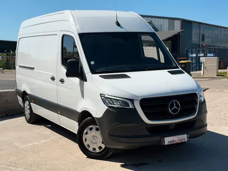 MERCEDES SPRINTER L2H2 315 CDI 150 ch 2023 BOITE AUTO / APPLE CARPLAY / FULL LED / DOUBLE PORTES LATERALE / CAMERA DE RECUL / ENTRETIEN COMPLET MERCEDES PREMIERE MAIN / 3 Places