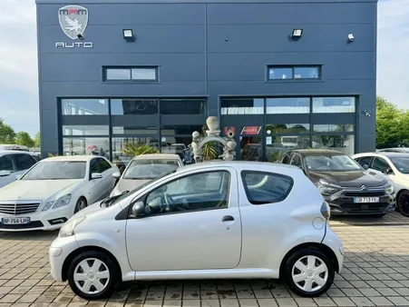 Toyota aygo dynamic 1.0l 68ch