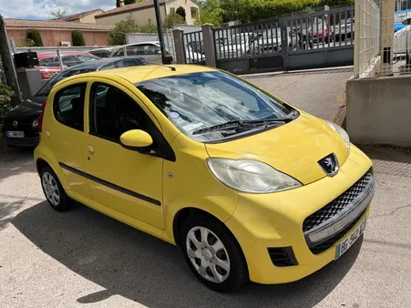 PEUGEOT 107 1.0i 12V Trendy moteur a chaine de distribution
