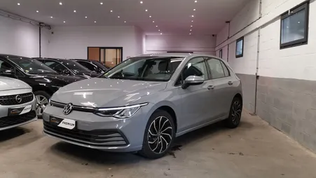 VOLKSWAGEN GOLF 8 LIFE 2.0 TDI 116 BVM6 - CARPLAY - CAMÉRA - Garantie