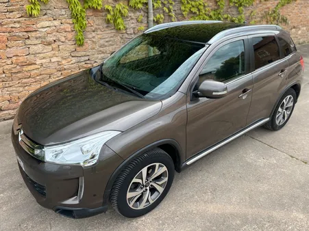 A SAISIR C4 AIRCROSS 1.8L HDI 150CH. 4x4(4 roues motrices) EXCLUSIVE(toit panoramique en verre)(caméra de recul) suivi CITROEN