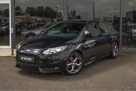 FORD FOCUS ST MK3 2.0 250 cv ECOBOOST - PACK PERFORMANCE - SIEGES ELECTRIQUES CHAUFFANTS - CARNET