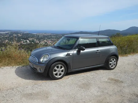 JOLIE MINI ONE COOPER- 1.4 i -75 ch - TOIT OUVRANT/ CLIM / BOITE 6 vitsses