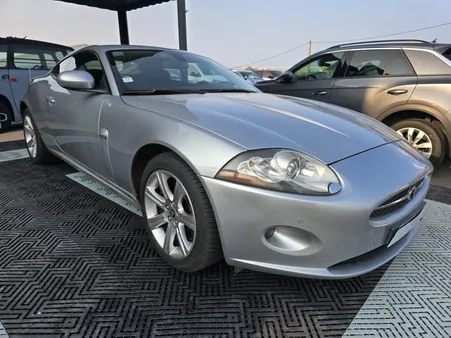 Jaguar xk coupe 4.2 v8 300 bva6