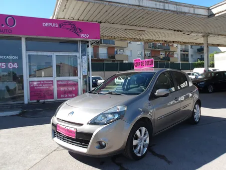 Clio III Essence 100 cv XV De France " 55.000 kms " GPS+Radars+Semi cuir
