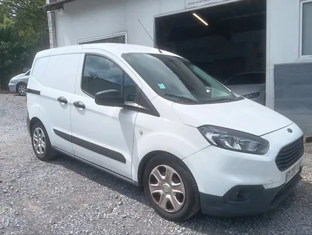 Ford transit courrier