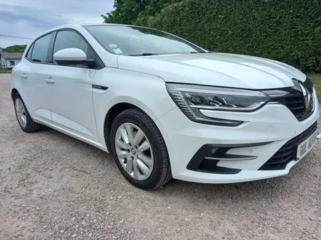 Megane IV societe 1.5 dci 115 edc business gps seulement 56905 kms garantie 12 mois partout en france