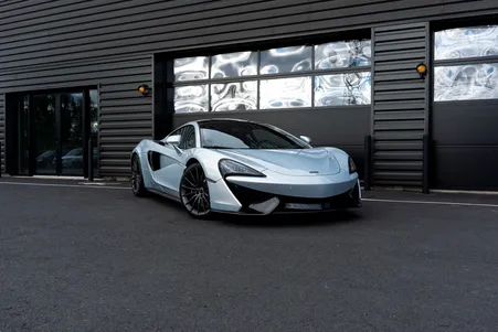McLaren 570 GT - 2018 - 7.900km - Malus inclus