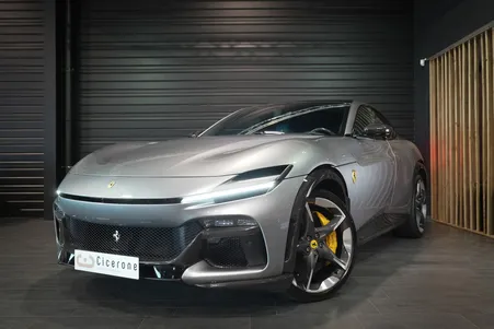 Ferrari Purosangue / V12 6.5L – 2025 / IMMAT FR / TVA / PPF / GARANTIE FERRARI 2028 / ENTRETIEN INCLUS 2032 / CARBONE / TOIT PANO / PASSENGER DISPLAY / SIÈGES MASSANTS / LIFT / BURMESTER