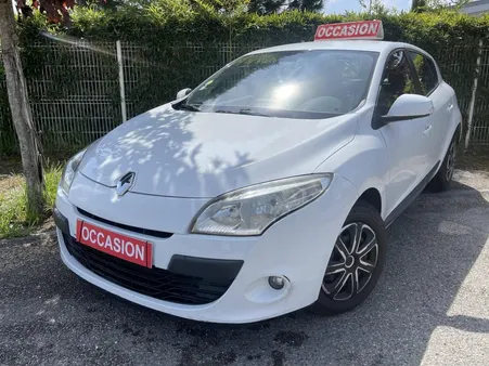 Renault Mégane III 1.5 dCi 110ch Carminat TomTom