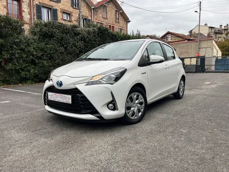 Toyota Yaris III 100 h France Business 5p MY19, HYBRIDE, 46000 KM