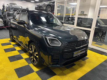 Mini Countryman III 313 cv ALL4 JCW Works finition +pack S 66.5 kwh paket XL attelage toutes options