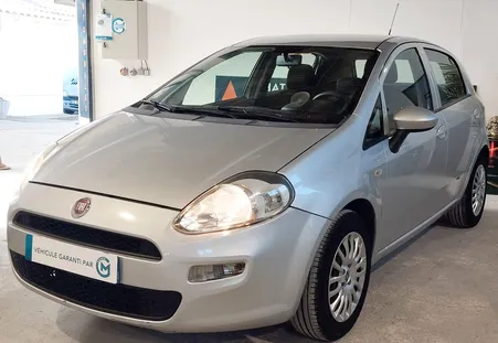 Fiat punto (3) 1.2 69 cv lounge 5 portes 2nd main ideal jeune conducteur entretien a jour garantie 6 mois