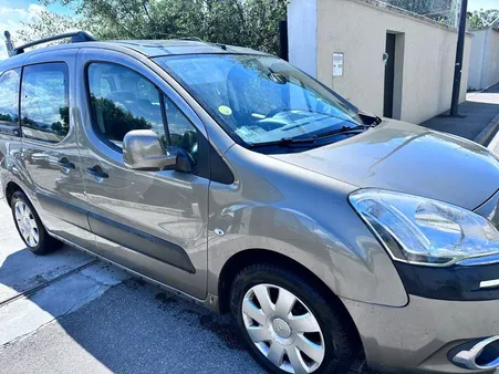Berlingo 2 phase 2 1.6 hdi 92 cv xtr 5 places