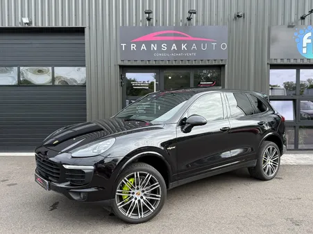 PORSCHE CAYENNE 3.0 V6 416 ch S Platinium Edition E-Hybrid avec TOIT OUVRANT / CAMÉRA 360 / SIÈGES CHAUFFANT A MÉ