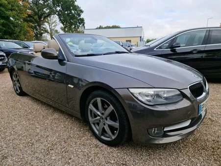 BMW Série 3 V (E93) 320dA 184ch Luxe