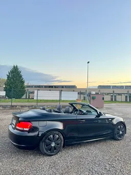 BMW série 1 e88 120d - garantie 6 mois