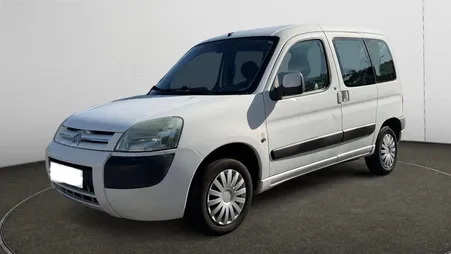 Citroën Berlingo 1.6 HDi 75ch / PMR 4 places + 1 place fauteuil roulant