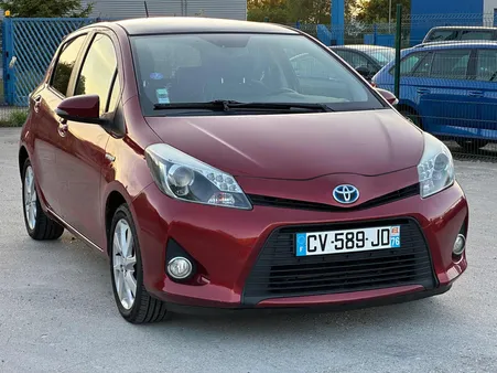 Toyota yaris hsd 100h style 5p 2013