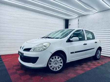 Renault Clio 1.5 DCI 85 EXPRESSION / KIT DISTRIBUTION NEUF - CLIMATISATION